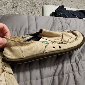 Sanuk Sandals - great condition